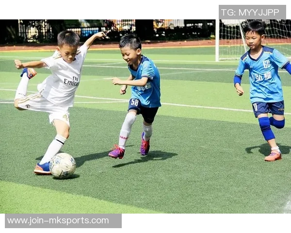 愿你们在绿茵场上奋勇拼搏创造辉煌成就团结友爱共铸足球梦想的美好未来